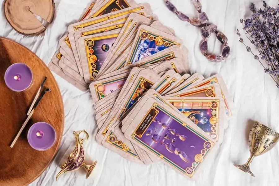 Free online tarot readings with professional tarot readers