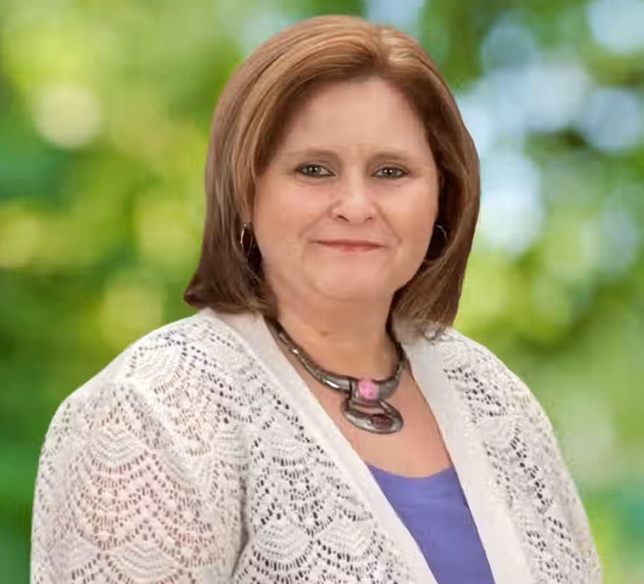 Mystic Shelley Robinson psychic medium and spiritual life coach at Whispy